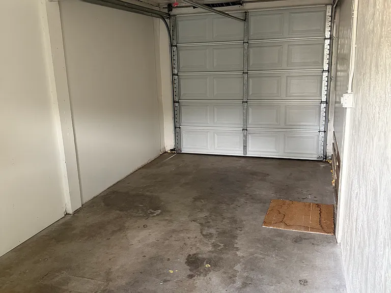 5133 Voltaire St — Photo 9