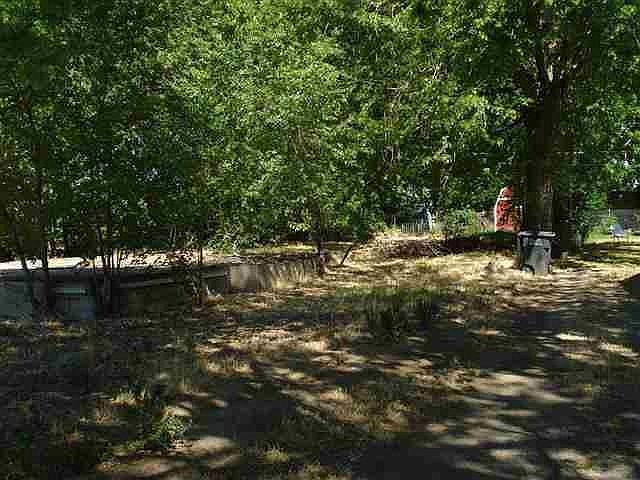 2nd image of 808 9th St
