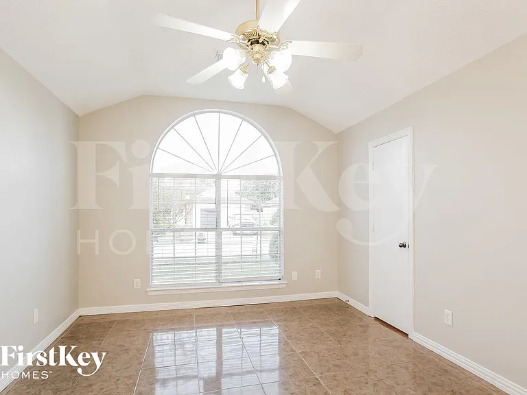 3218 Red Cedar Dr — Photo 8