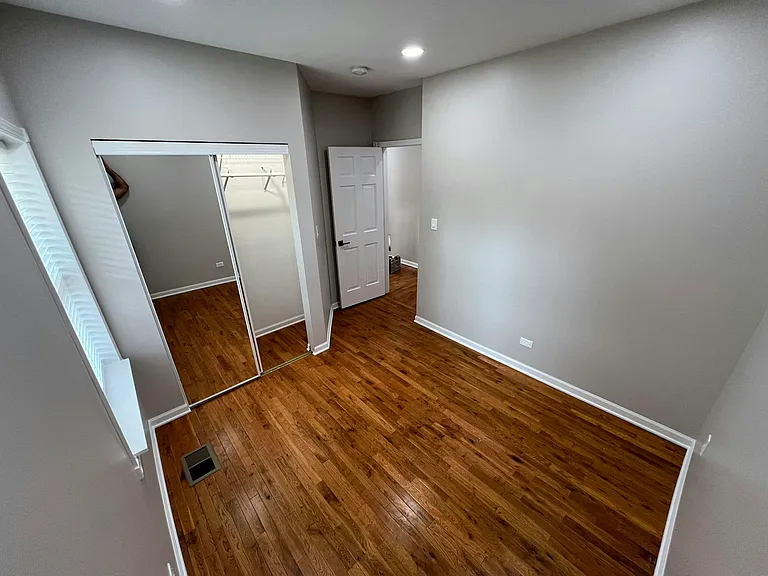 Upper level room 2