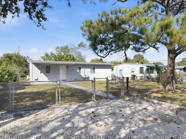 931 Chateau Park Dr, Fort Lauderdale, FL 33311