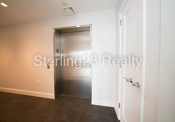 5th image of 2718 Hoyt Ave S APT 3