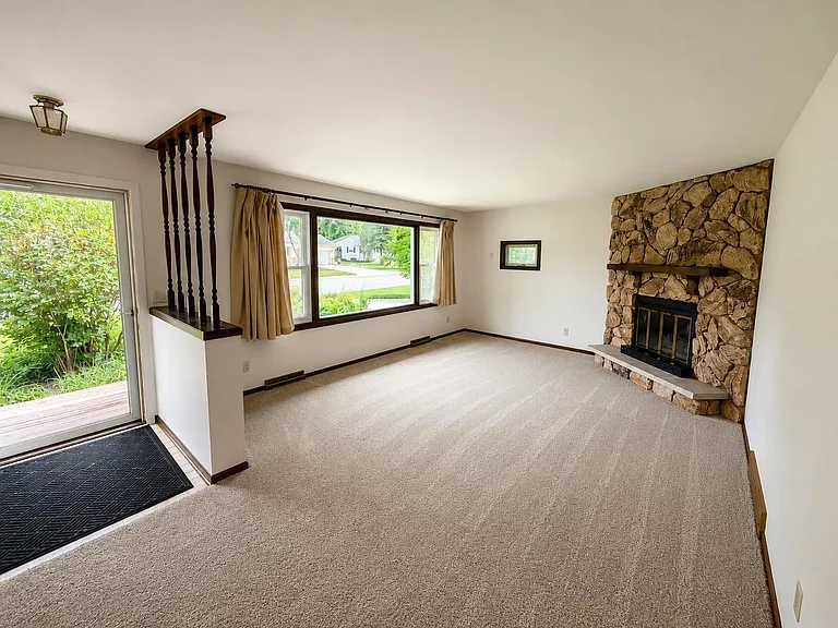 6504 Schneider Pl — Photo 4