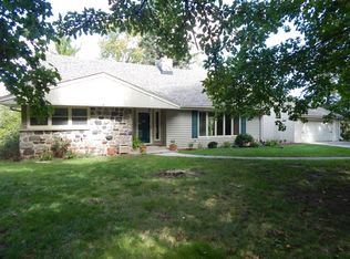 N68W14988 Prudence Dr, Menomonee Falls, WI 53051