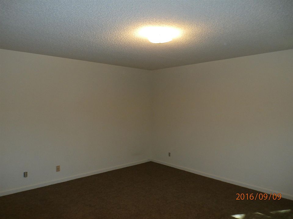1st image of 446 Bluff Dr