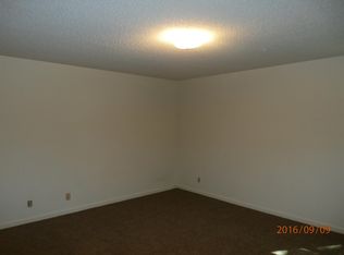 446 Bluff Dr, Clarksville, TN 37043