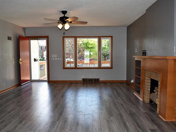 4th image of 210 N School St