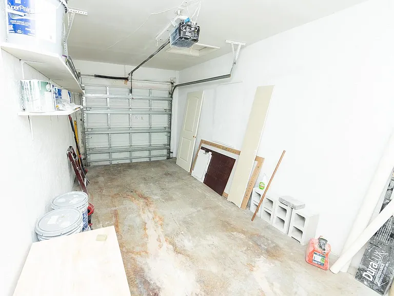 8939 NW 23rd St — Photo 5