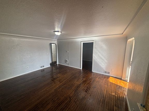 2nd image of 6822 Pacific Ave