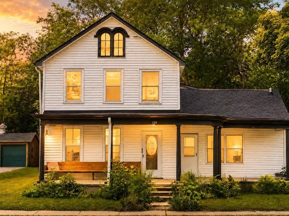 114 State St, Mazomanie, WI 53560
