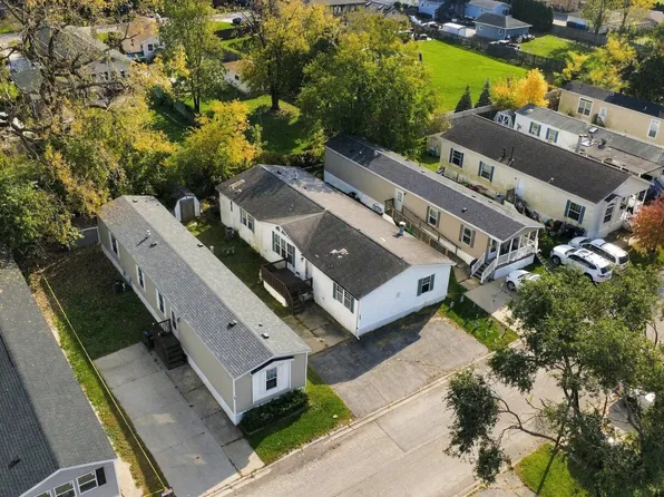 923 Victory Ln, Justice, IL 60458