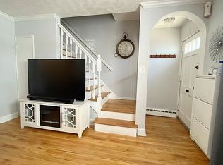 221-87 Manor Rd, Queens Village, NY 11427