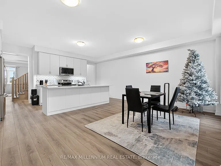 505 Dundas St E — Photo 20