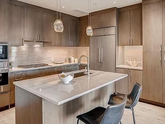 4th image of 1120 N Delaware St Unit 201
