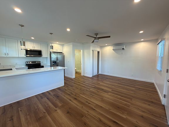 3rd image of 352 S Clark St #352
