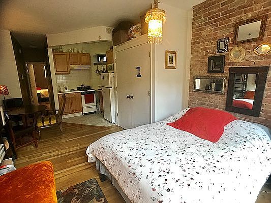 2nd image of 225 W 16th St APT 4D