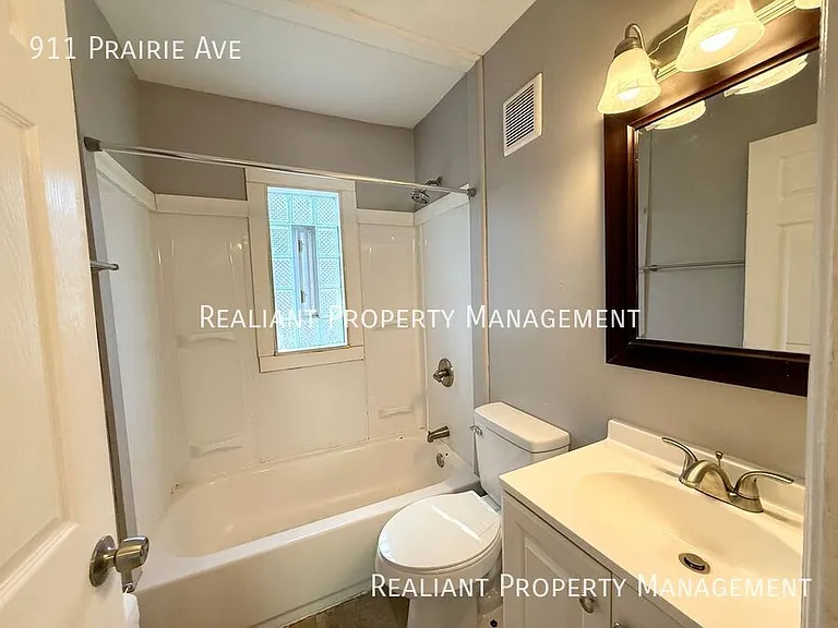 911 Prairie Ave — Photo 10