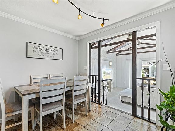 4th image of 16 Penrose St