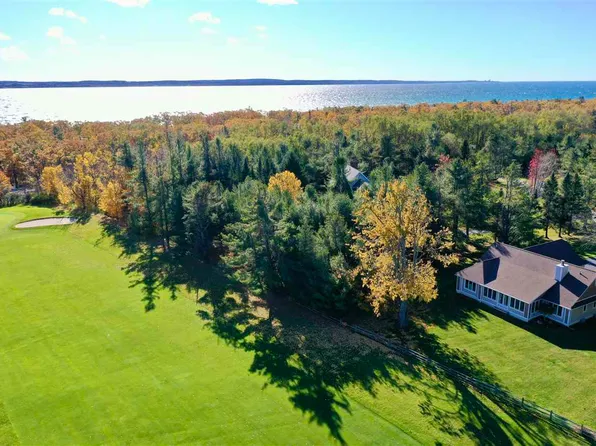 7915 Marion Dr, Harbor Springs, MI 49740