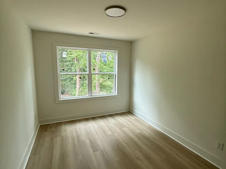 807 E Harrison Ave — Photo 4