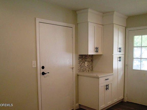 5th image of 483B Thornbury Ct