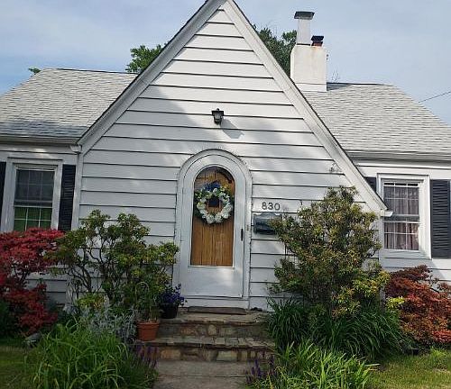 3rd image of 830 Schiller Ave