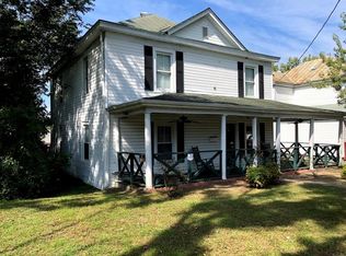 305 S High St, Blackstone, VA 23824