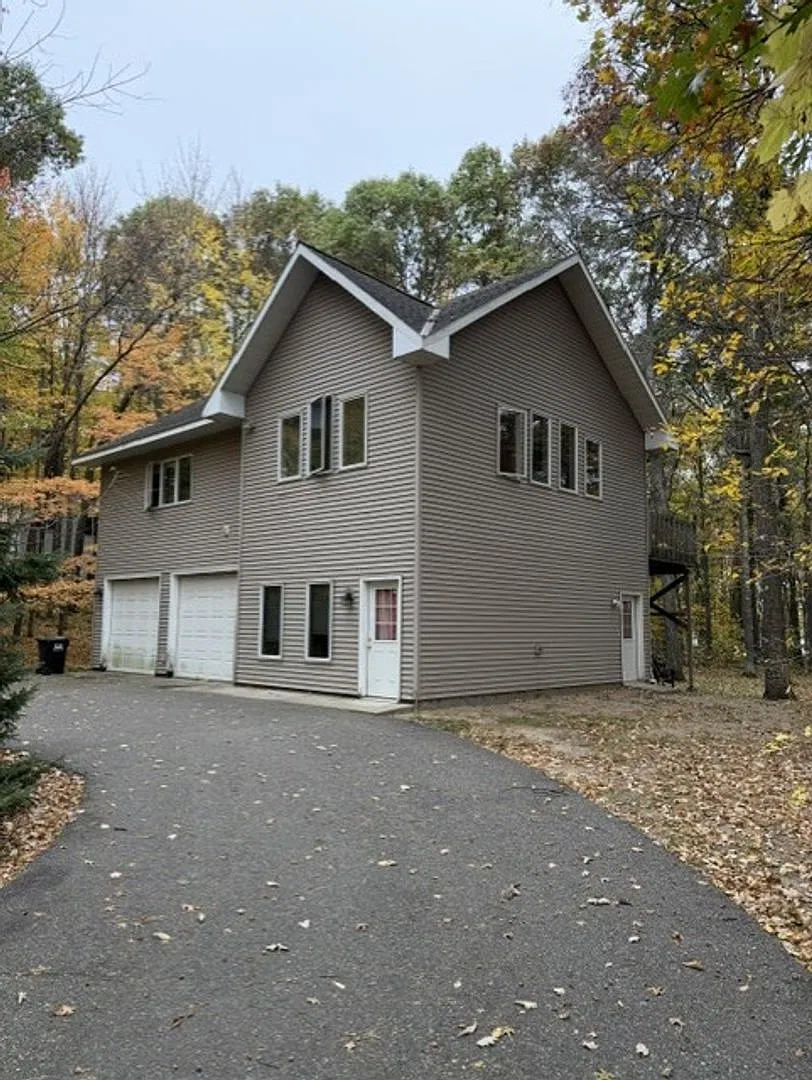 2 bedroom house on Dade Lake — Photo 1