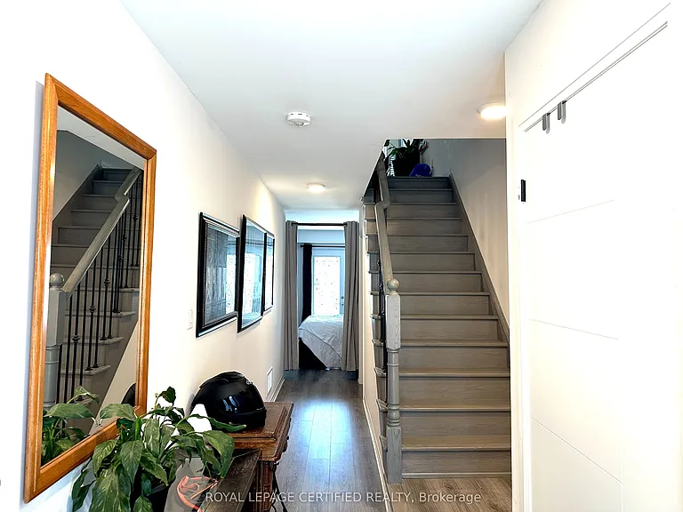 14 Ambereen Pl — Photo 5