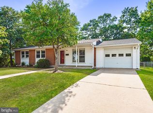 5904 La Vista Dr, Alexandria, VA 22310