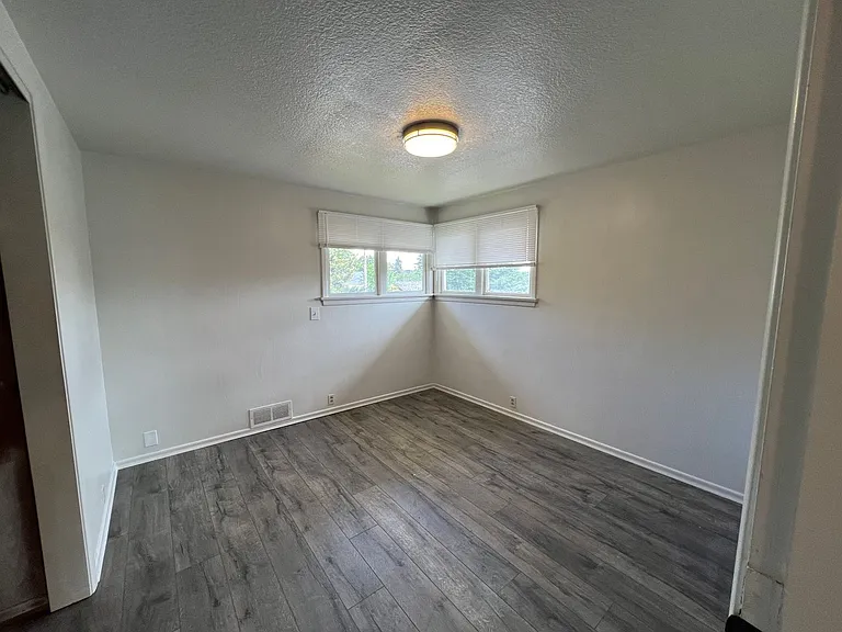 Bremerton Duplex — Photo 10