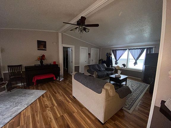 5th image of 1456 Pearson Dr N