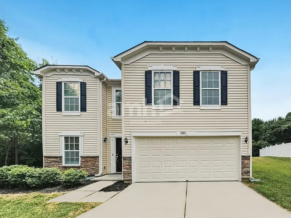 1320 Perga Ct