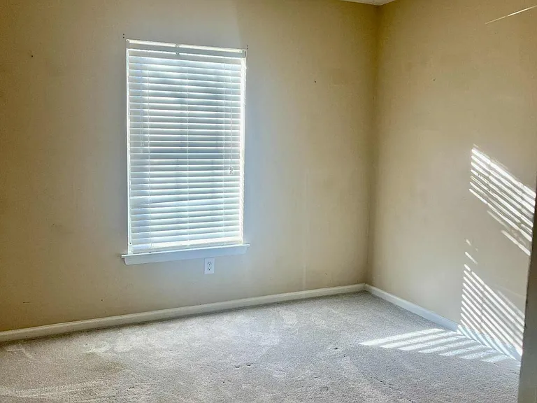 524 Beverly Dr — Photo 22