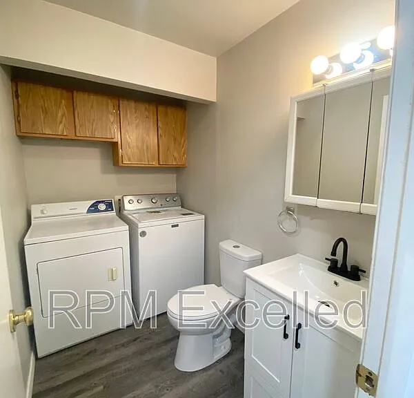 630 M St NE — Photo 7