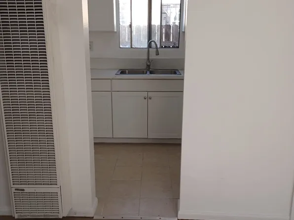 221 1/4 W 85th Pl #221-1/4, Los Angeles, CA 90003