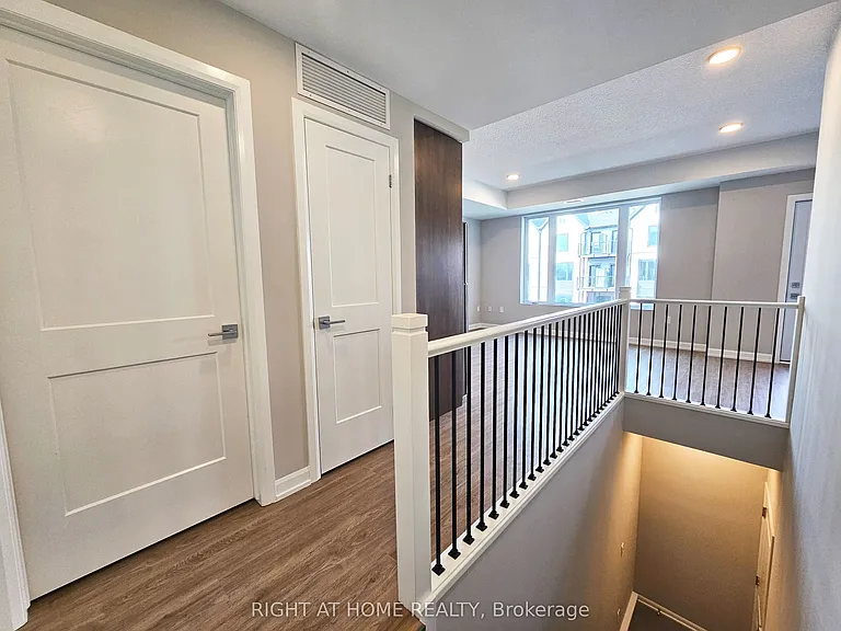 708 Woolwich St #114 — Photo 5