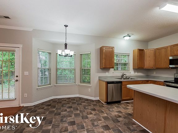 5th image of 12113 Mountainside Ln