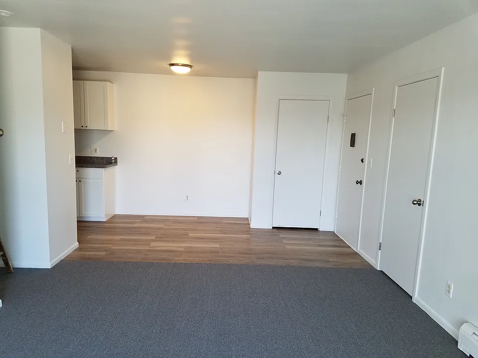 262 W Centralia St #9