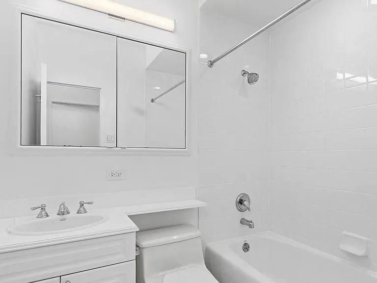 300 E 57th St #15F — Photo 12