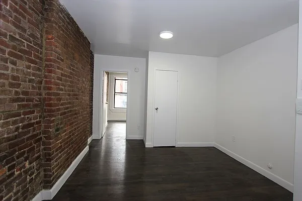 Rented by Dynamik Realty | media 16