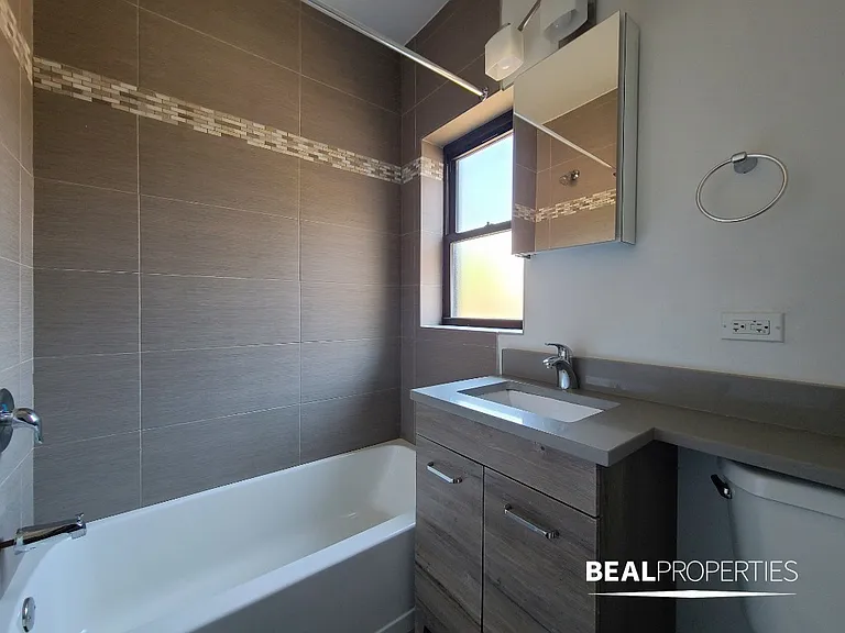 545 Chestnut St #202 — Photo 8