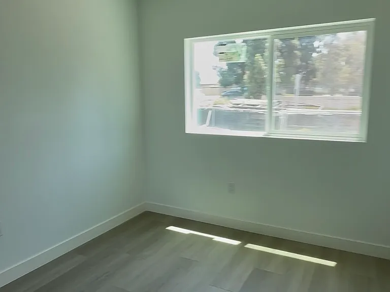 5656 Chateau Dr #7 — Photo 5