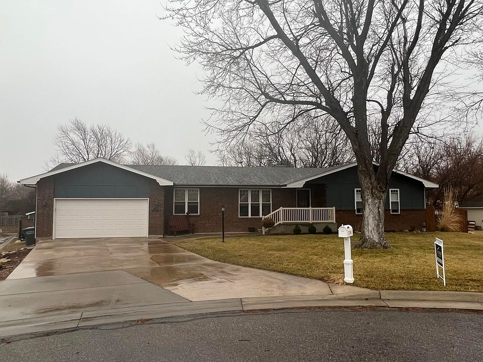 1st image of 2208 Fairway Dr