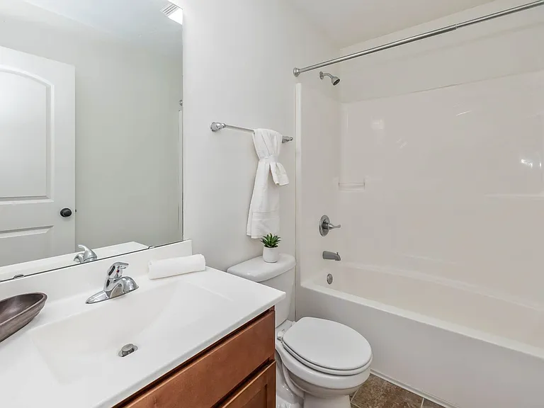 542 W Main St — Photo 15