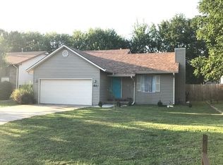 64 E Arnold Dr, Augusta, KS 67010