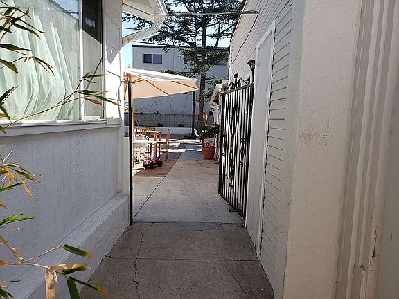 4th image of 518 S Mariposa St
