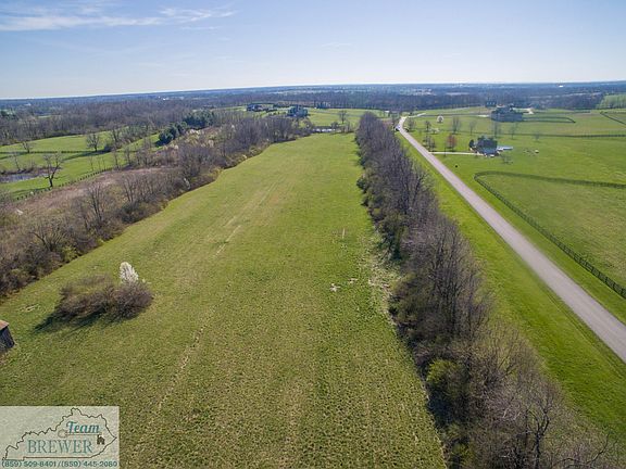 3rd image of 1920 Deer Haven Ln