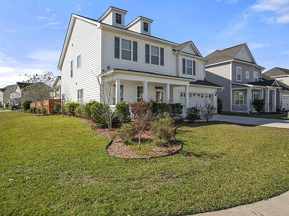 Spacious corner lot