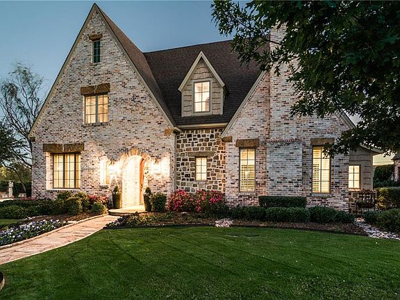 2nd image of 805 Regina Ct